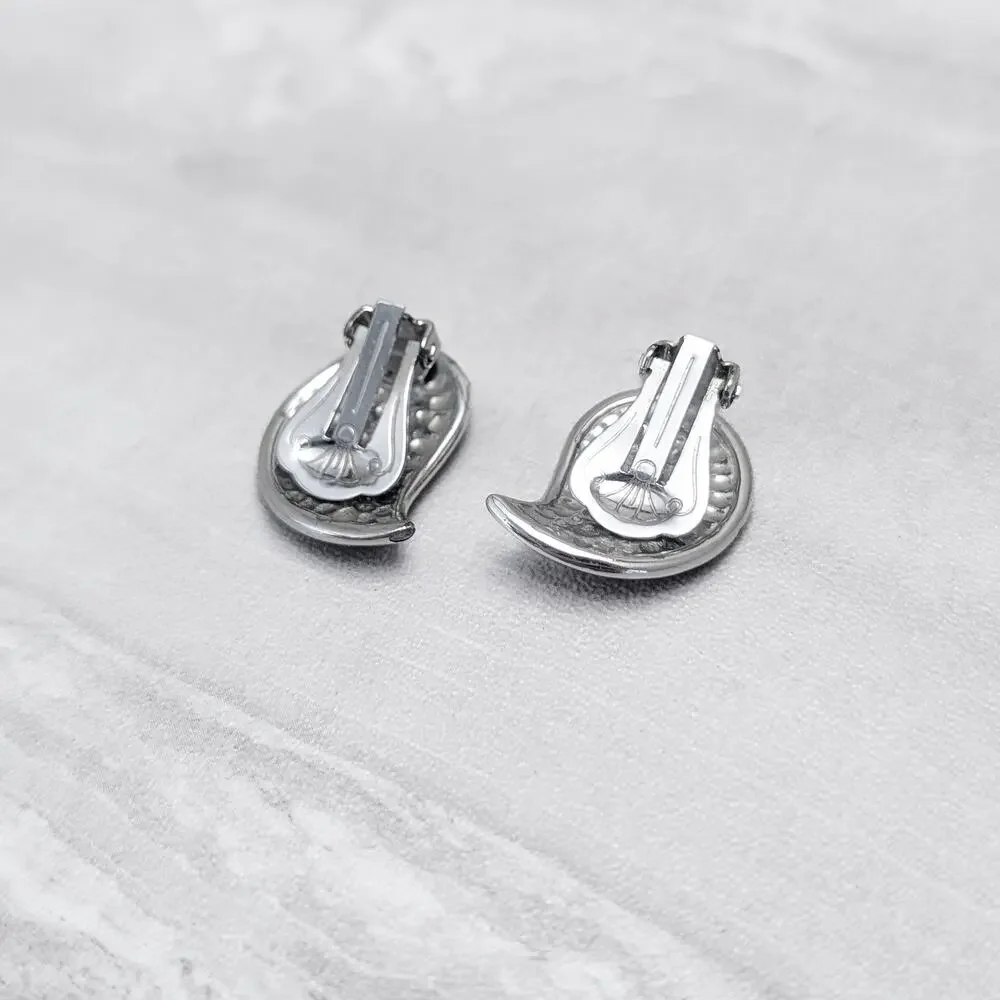 Vintage Clip On Earrings Silver Tone Textured Curved Teardrop Shape 1